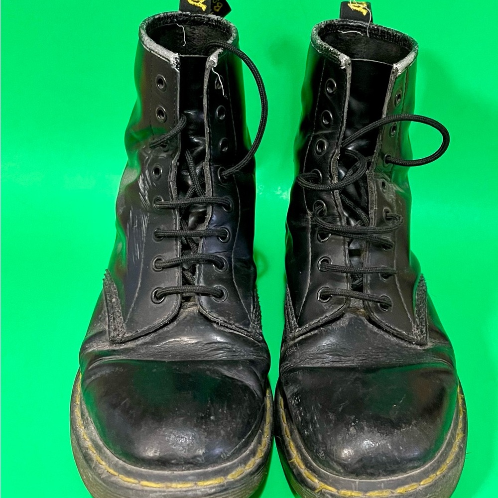 Dr Marten 8 hole boots. Already broken in!!